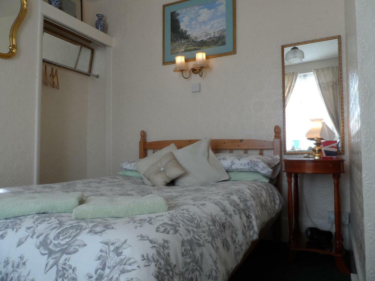 St Martins Guest House Dover Bagian luar foto